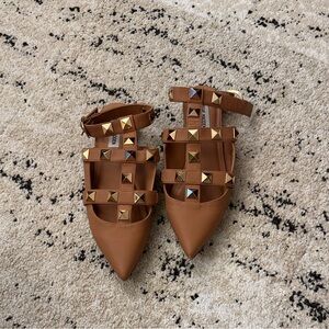 Steve Madden Tan Studded Flats